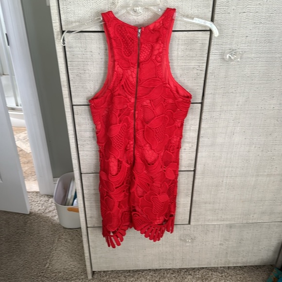 Lovers + Friends Red Lace Crochet Dress Influencer Favorite Sz XS - Picture 3 of 6